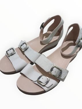 Dansko Leather Strap Buckle Adjustable Sandals size 9.5 White Beige Women's